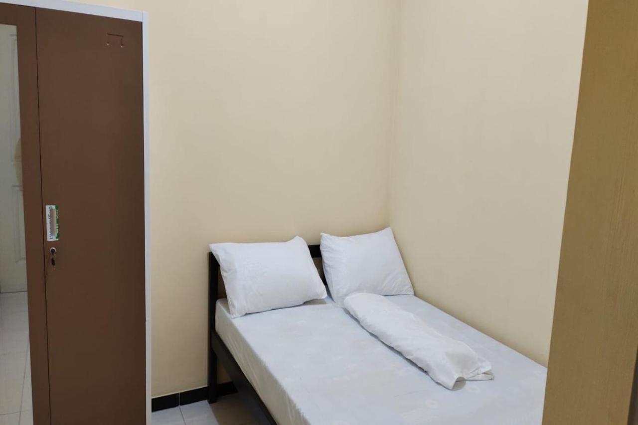 Oyo 91209 Arjuna Residence Syariah Sby Surabaia Exterior foto