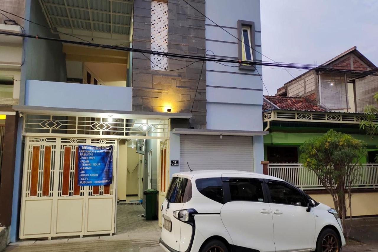 Oyo 91209 Arjuna Residence Syariah Sby Surabaia Exterior foto