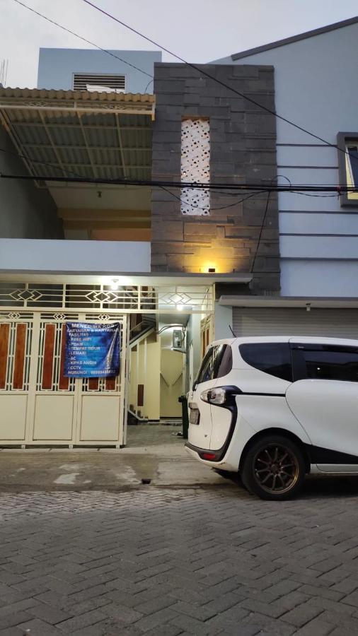 Oyo 91209 Arjuna Residence Syariah Sby Surabaia Exterior foto